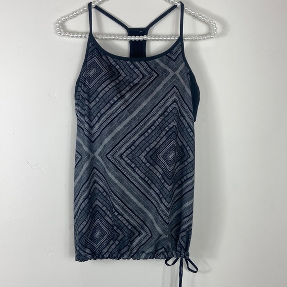 Fabletics Gray & Black Norwalk Aztec Diamond Built in Bra Workout Tank Top Small - Picture 2 of 7